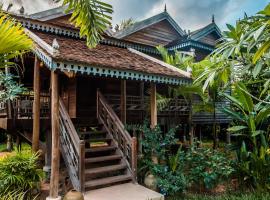 Phum Khmer Lodge - Village Cambodian Lodge, hotel in Siem Reap