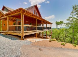 Blue Ridge Vacation Rental with Deck and Game Room!, hotel with parking in Blue Ridge