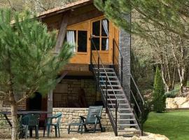 Charmant petit dortoir 3 places, vacation rental in Chazelles