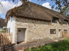 Rose Cottage at Treaslake Farm, hotel with parking in Honiton