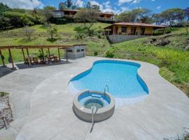 Vilcabamba casa / granja Vilcabamba house / farm, ваканционна къща в Лоха