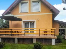 4 Bedroom Stunning Home In Dominikowo, holiday rental in Dominikowo