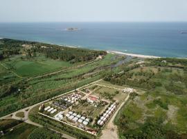 Camping Girasole, hotel u gradu 'Girasole'