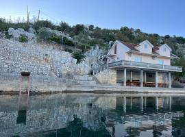 Lake Skadar Paradise: Podgorica şehrinde bir otel