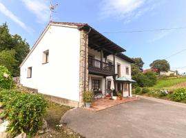 Casa Vacacional Paula, hotel with parking in Llanes