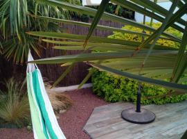 Les palmiers - Vacation Home, casa de campo em Saint-Xandre