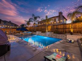 Temecula Wine Country Oasis Experience/Pool/Game room, hotell med parkeringsplass i Winchester