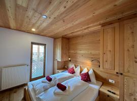 Hotel ŠURC, bed & breakfast kohteessa Kranjska Gora