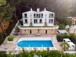The Desmais, hotel v destinaci Cala Galdana