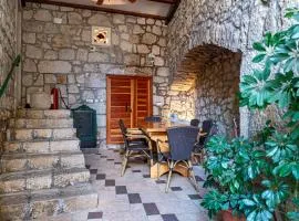 Apartments and rooms with WiFi Lastovo - 13678