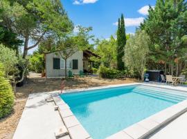 Lovely villa in Limoux with private pool, hotel bajet di Limoux