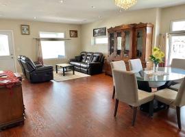 New & Cozy Niagara Getaway. 7 mins from the Falls, villa em Cataratas do Niágara