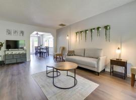 Centrally Located Reno Retreat with Patio and Yard โรงแรมในรีโน