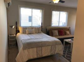 Walk2Metro's,DCGem,Private,Wifi, FreeParking, nhà nghỉ dưỡng ở Arlington
