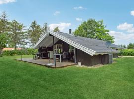 Amazing Home In Tranekr With Sauna、Skattebølleの別荘