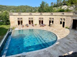 Château de Fabiargues, hotel with pools in Saint-Ambroix