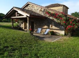 Les Petites Écuries, casa per le vacanze a Gavaudun