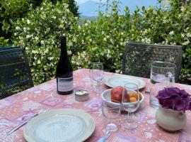 Appartamento di vacanza tra i vigneti อพาร์ตเมนต์ในMonteggio