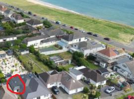 Crow Nest, beach rental in Barton on Sea