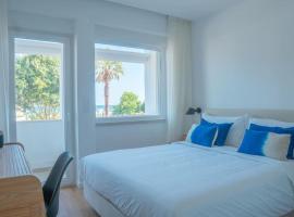 NEW Estrela da Praceta Apt w/ 3 Suites & Oceanview, beach hotel in Carcavelos