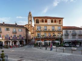 Hotel Il Grappolo D'Oro: Monforte dʼAlba'da bir otel