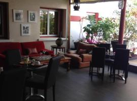 Hotel Cote Patio, hotel en Nimes