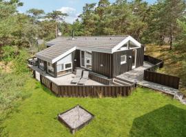 Beautiful Home In Nex With Sauna, 4 Bedrooms And Wifi, Strandhaus in Vester Sømarken