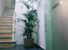 Cozy Rooms with share the bathroom and kitchen, hotel en Bruselas