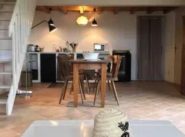 Uzès proche,charmant pied a terre avec terrasse