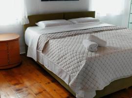 Peter's traditional house, hotel em Sikia