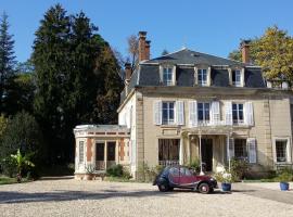 MaisonMazerand, hotel con parking en Cirey-sur-Vezouze