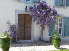 La Maison de l Evêque d'Ozenx, hotel in Ozenx