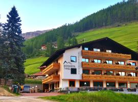 Berghotel Tyrol, hotel a Senales