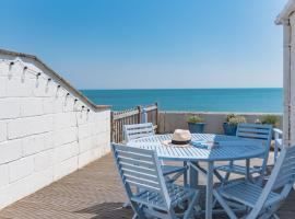 Wave Cottage by Bloom Stays, beach rental in Sandgate