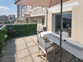 1 Bedroom Gorgeous Apartment In pinay-sur-seine, hotel in Épinay-sur-Seine