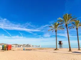 NUEVO, con vistas laterales al mar y a 60 metros de la playa