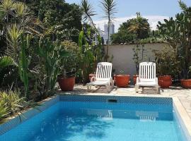 Andorinhas "Mini casa de hóspede", pet-friendly hotel in Niterói