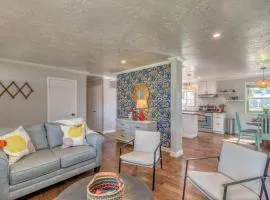 Mesa Manor - Cute Bright Downtown Home With All The Extras!