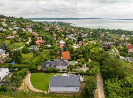 Hillside Home, vila di Balatonalmádi