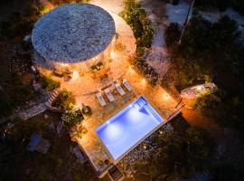 Island Getaway - Heritage House, ξενοδοχείο σε Mirce