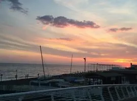 Spacious apartment 82m2 near the sea