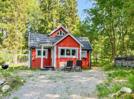 Cozy Home In rebro With Wifi, cabana o cottage a Örebro