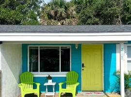 Palm Paradise in downtown Cocoa Beach, holiday rental in Cocoa Beach