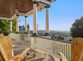 Dubuque's Front Porch, Historic Charmer, Walk Downtown, maison de vacances à Dubuque