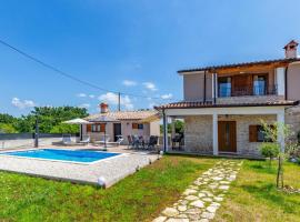 Beautiful Home In Filipana With Wifi, 2 Bedrooms And Outdoor Swimming Pool, vacation home in Filipana
