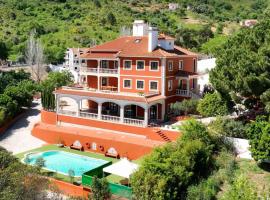 High Villa, hotel bajet di Alenquer