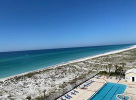 Your Beach Therapy Awaits at Sans Souci, feriebolig i Pensacola Beach