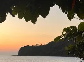 CHAMBRE STANDARD VUE MER chez Saloua Salle de bains privative attenante