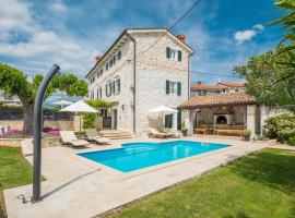 Beautiful Home In Dracevac With Outdoor Swimming Pool, Wifi And 4 Bedrooms, hotel en Dračevac