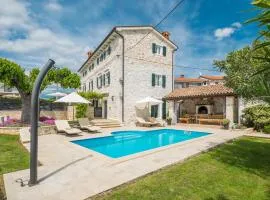 Beautiful Home In Dracevac With Outdoor Swimming Pool, Wifi And 4 Bedrooms